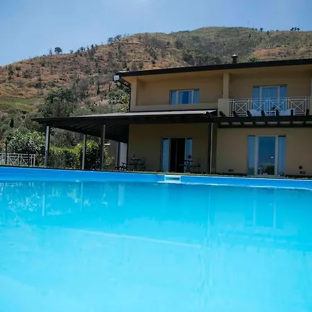 Eleanor Villa Cefalù